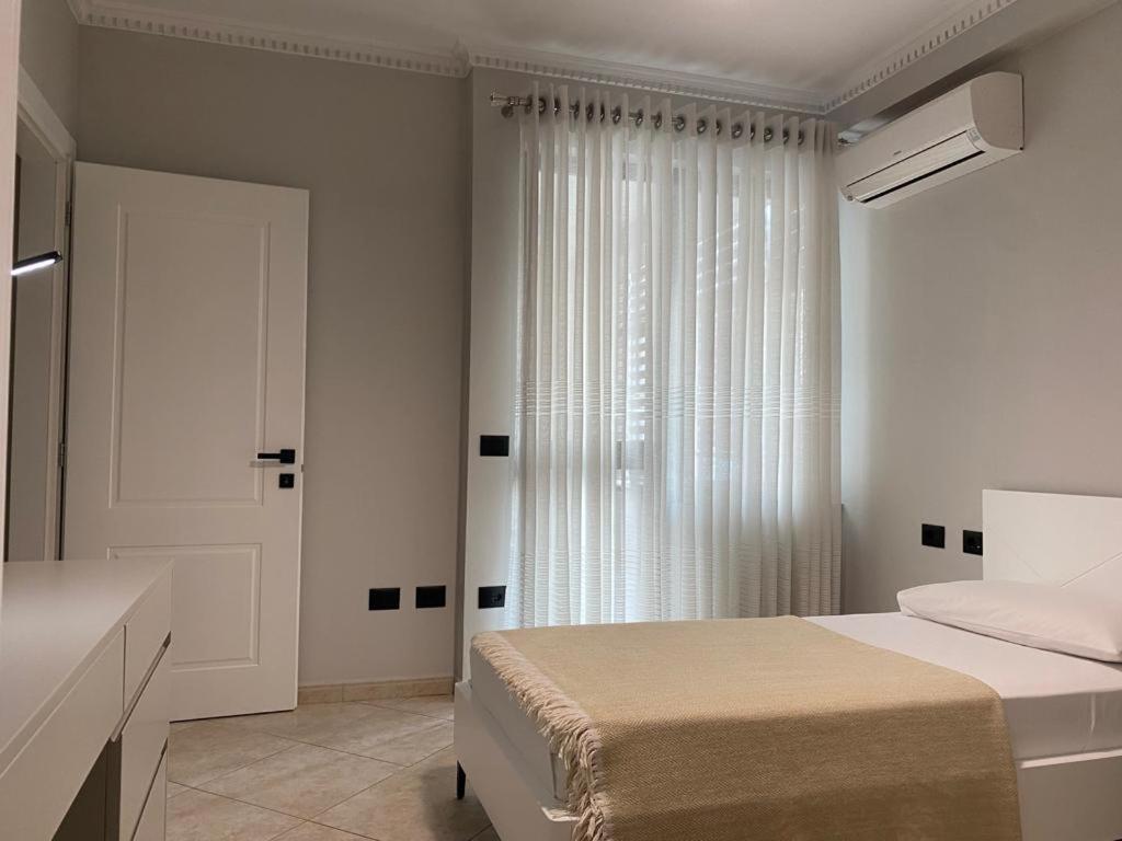 Laureta Central Apartment Τίρανα Εξωτερικό φωτογραφία